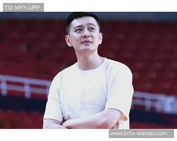 杨鸣与杜锋赛后微笑拥抱展现对输球的坦然态度