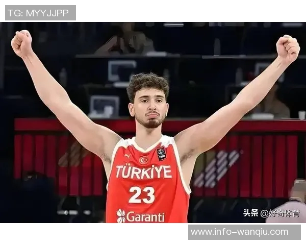 唐斯称赞申京为NBA顶级大个子防守难度堪比约基奇